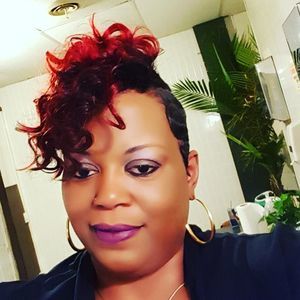 Meet your Posher, Holly